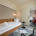 Novotel 4*