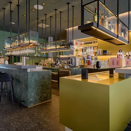 Novotel ホテル 4*