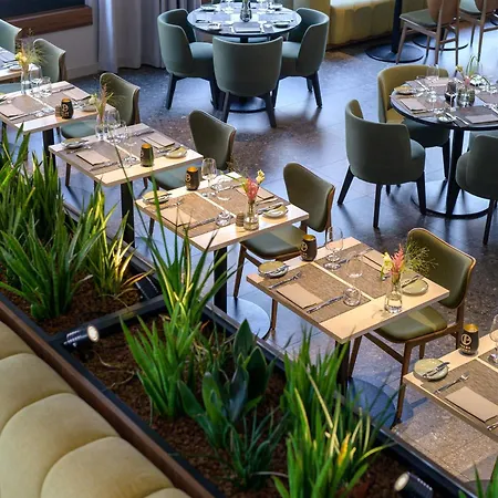 Отель Novotel